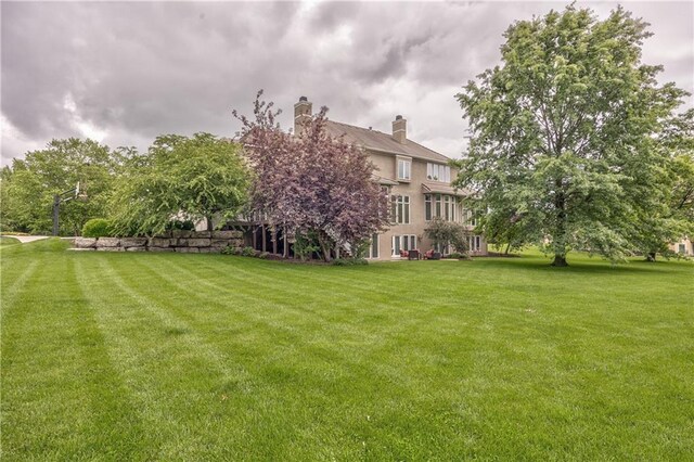 14606 Granada Rd, Leawood, KS 66224 - view of green lawn