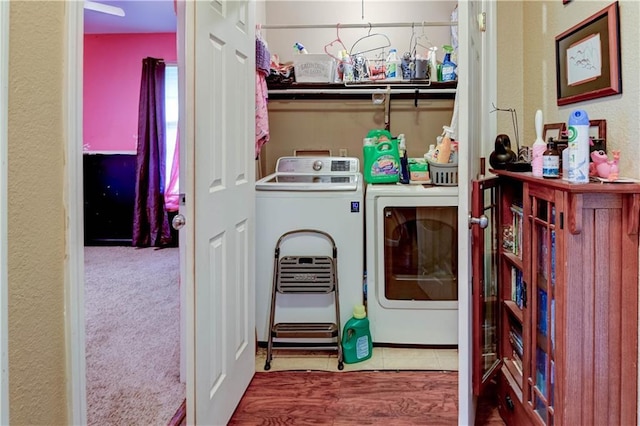 19490 Countryside Cir, Weston, MO 64098 - laundry room featuring washing machine and clothes dryer