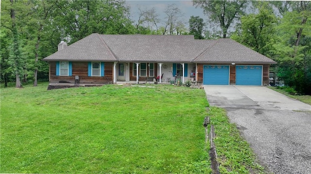 19490 Countryside Cir, Weston, MO 64098 - ranch-style home featuring a porch, a garage, a front lawn, and driveway