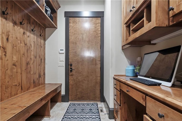 11106 W 146th Ter, Overland Park, KS 66221 - view of mudroom