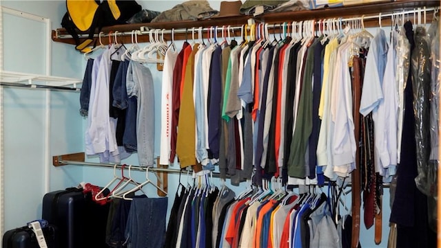 5500 NW 62nd St, Kansas City, MO 64151 - view of walk in closet