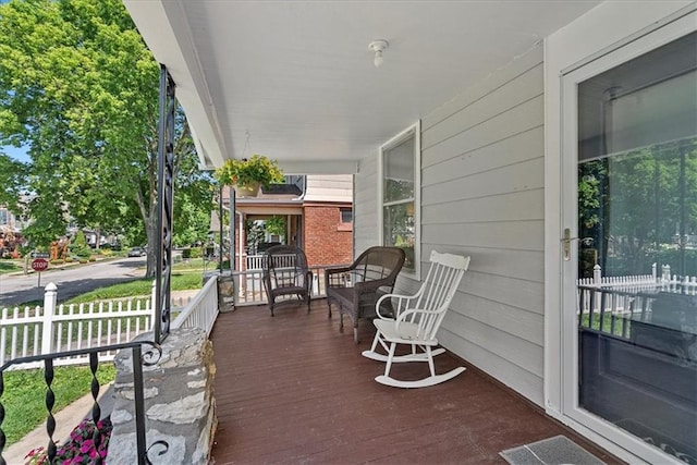 1405 W 40th St, Kansas City, MO 64111 - view of wooden porch
