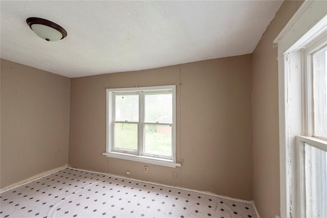 1129 Metropolitan Ave, Kansas City, KS 66103 - unfurnished room with baseboards