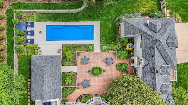 1055 W 54th St, Kansas City, MO 64112 - bird's eye view of a pool area