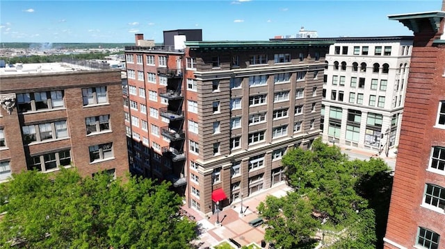 712 Broadway Blvd Unit 607, Kansas City, MO 64105 - view of apartment building / complex