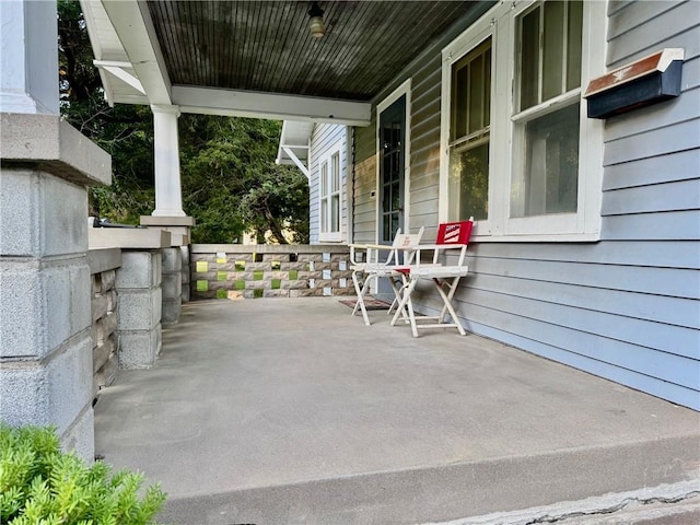 211 Park Ave, Parsons, KS 67357 - view of porch