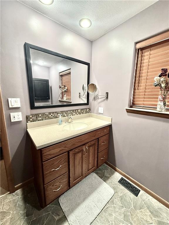302 W 16th St, Maryville, MO 64468 - photo 22