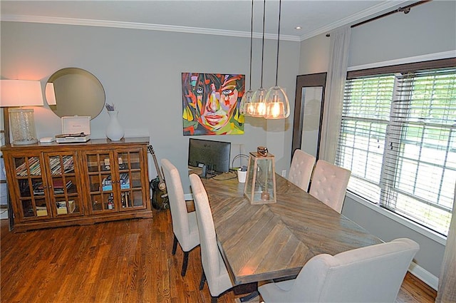 1101 SW Sunflower Dr, Lees Summit, MO 64081 - dining area with ornamental molding, wood finished floors, a chandelier, and baseboards