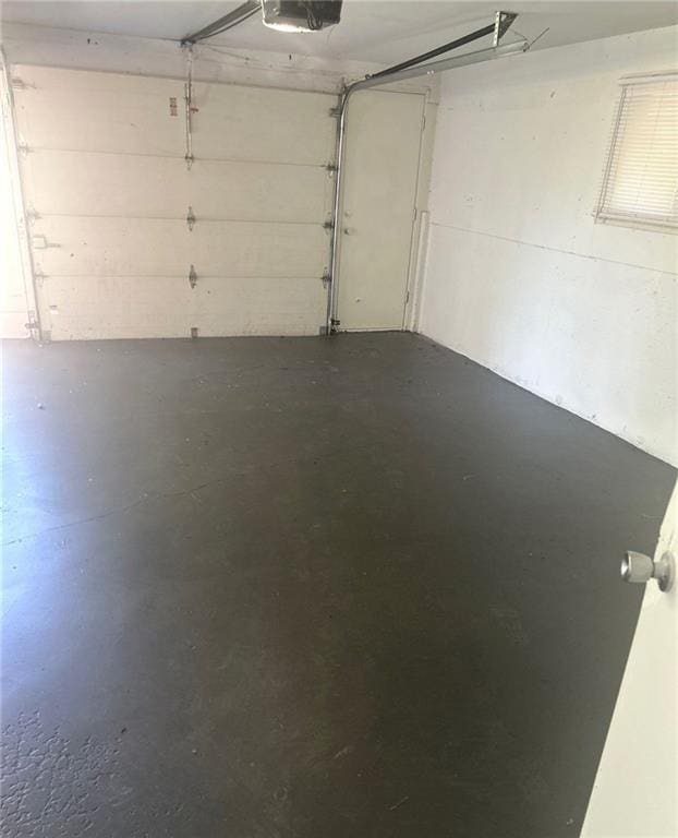 10636 N Grand Ave, Kansas City, MO 64155 - view of garage
