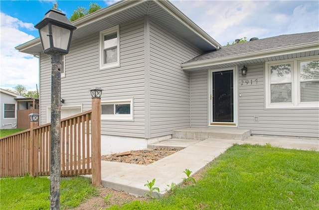 2917 N 83rd Ter, Kansas City, KS 66109 - property entrance featuring a yard