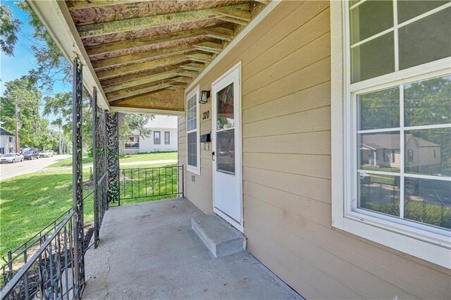320 Allcutt Ave, Bonner Springs, KS 66012 - photo 3