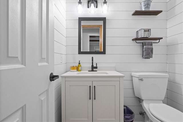 9327 Tomashaw Ln, Lenexa, KS 66219 - half bath with toilet and vanity