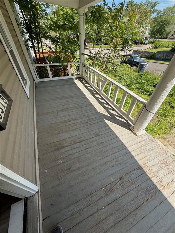 3318 E 24th St, Kansas City, MO 64127 - view of porch