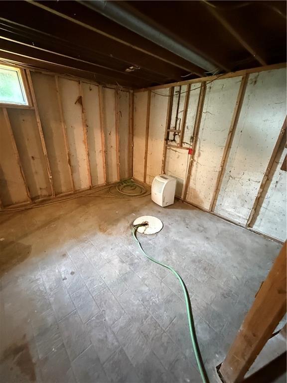 913 N Maple St, Stanberry, MO 64489 - view of basement
