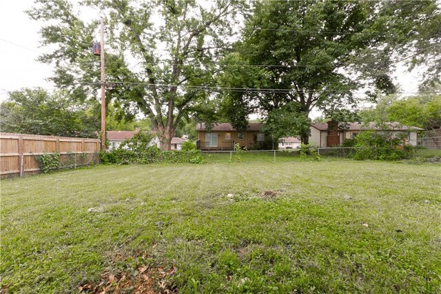 8709 E 83rd St, Raytown, MO 64138 - photo 32