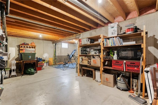 12484 S Hallet St, Olathe, KS 66062 - view of below grade area