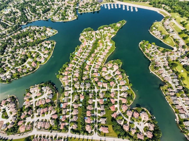 724 NE Seabrook Cir, Lees Summit, MO 64064 - aerial view of property's location featuring a large body of water