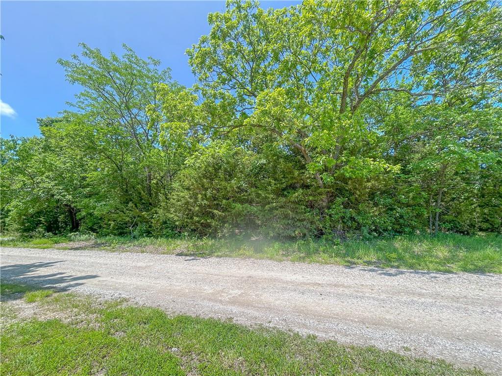 58 Buzzard Ln, Mound City, KS 66056