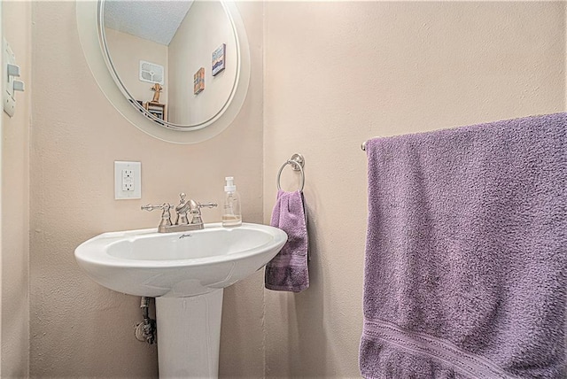8564 W 85th St, Overland Park, KS 66212 - view of bathroom