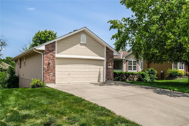 1919 Prairie Grass Dr, Raymore, MO 64083 - photo 1