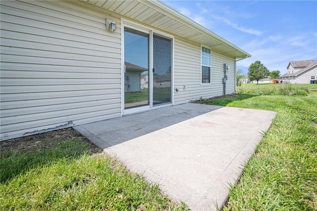 214 NW Parker Dr, Grain Valley, MO 64029 - view of patio