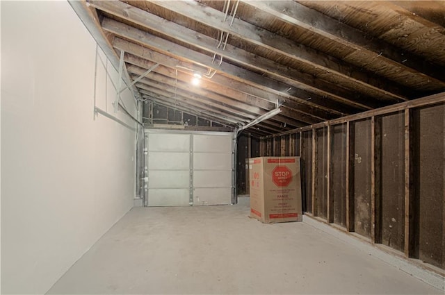 11300 Greenwood Rd, Kansas City, MO 64134 - view of garage