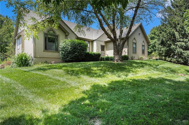 13724 Pembroke Cir, Leawood, KS 66224 - photo 1