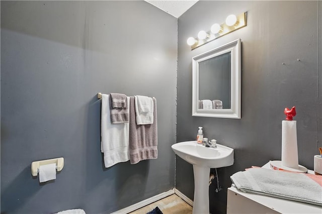 1453 Madison St, Lees Summit, MO 64081 - view of bathroom