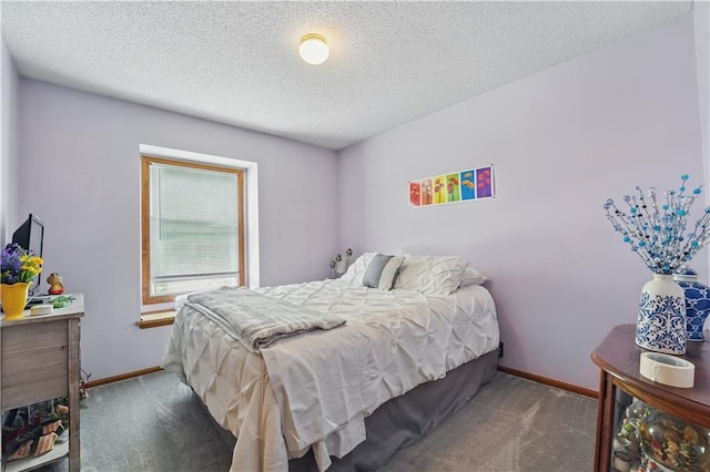 1453 Madison St, Lees Summit, MO 64081 - bedroom featuring carpet flooring, baseboards, and a textured ceiling