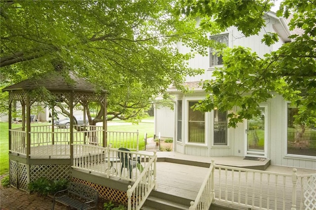 1404 NE Piedmont Dr, Lees Summit, MO 64064 - wooden terrace with a gazebo