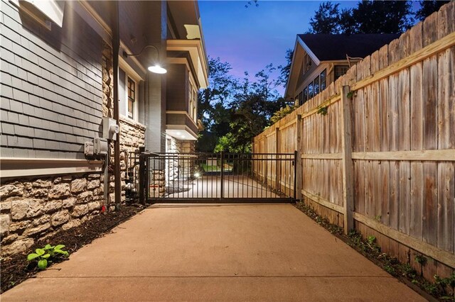 5409 Wyandotte St, Kansas City, MO 64112 - photo 70