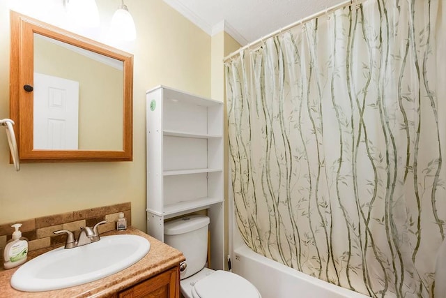 415 E Hulett St, Edgerton, KS 66021 - full bathroom with vanity, crown molding, toilet, and shower / bath combo