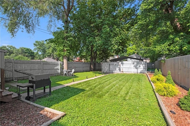 915 4th Ave, Leavenworth, KS 66048 - view of fenced backyard