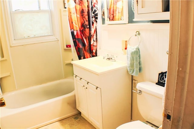 3801 N Osage St, Independence, MO 64050 - bathroom with vanity and shower / tub combo with curtain