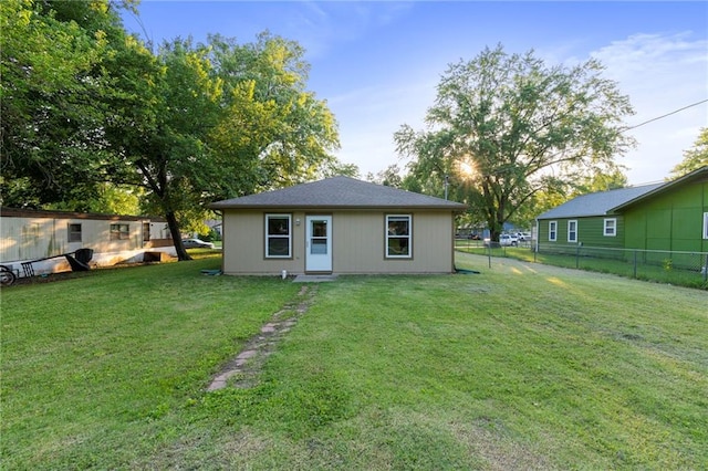 739 S Cypress St, Ottawa, KS 66067 - back of house