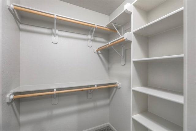 14095 NW 60th Ct, Parkville, MO 64152 - view of walk in closet