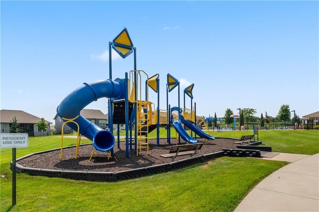 21115 W 186th Ter, Spring Hill, KS 66083 - communal playground with a lawn