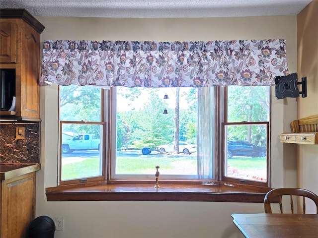 2101 Hillview Rd, Liberty, MO 64068 - view of dining space