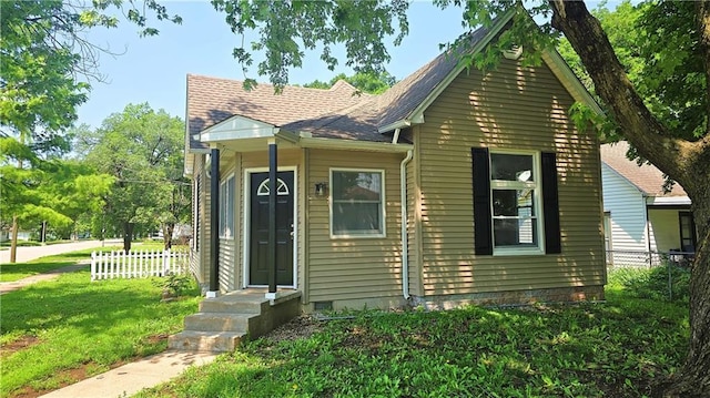 524 S Hill St, Fort Scott, KS 66701 - view of front facade with a shingled roof