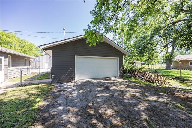 3931 Main St, Parsons, KS 67357 - view of detached garage