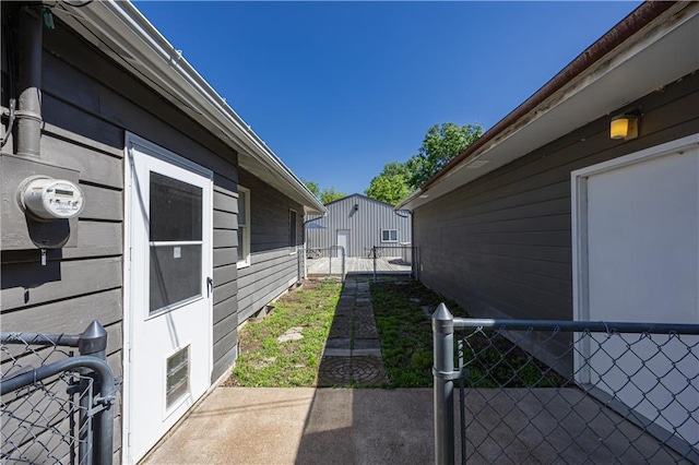 3931 Main St, Parsons, KS 67357 - view of yard with a patio area and a gate