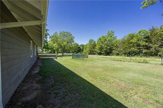 3931 Main St, Parsons, KS 67357 - view of yard