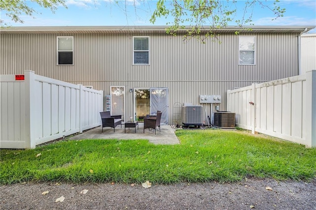 3222 SW Shadow Brook Dr, Blue Springs, MO 64015 - rear view of house featuring a patio area and a fenced backyard