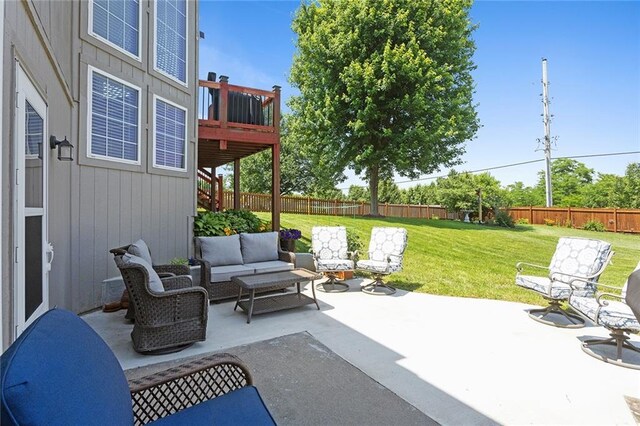 8108 NE 113th St, Kansas City, MO 64157 - fenced backyard with outdoor lounge area and a patio area