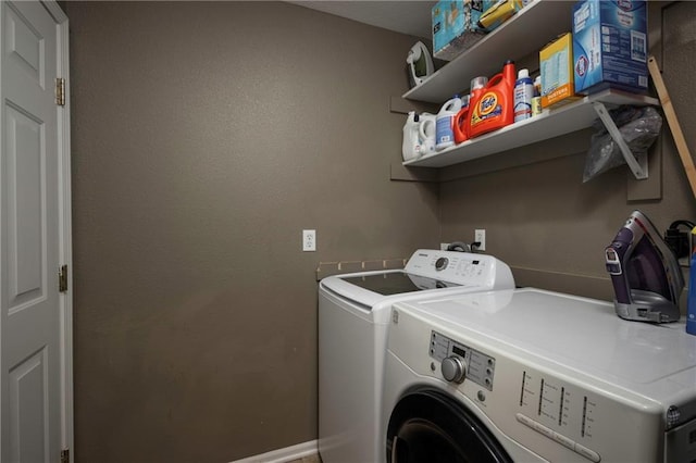 130 SW 95th Rd, Warrensburg, MO 64093 - laundry area featuring independent washer and dryer