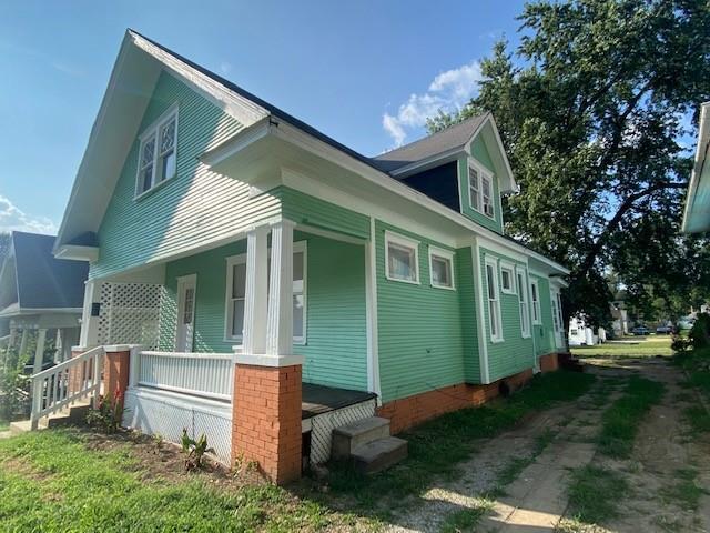 2203 Vories St, Saint Joseph, MO 64507 - photo 2