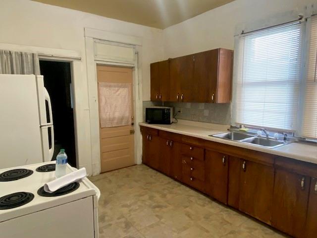 2203 Vories St, Saint Joseph, MO 64507 - photo 8