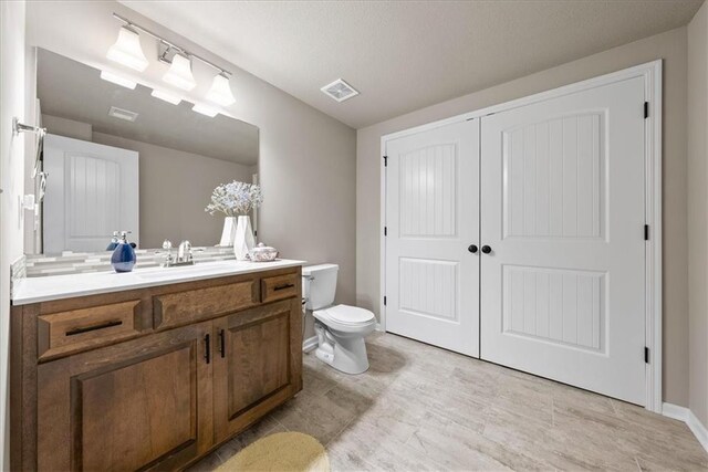 229 SW Chelmsford Dr, Blue Springs, MO 64014 - photo 34