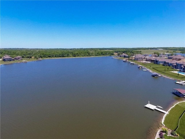1220 Kingsland Cir, Raymore, MO 64083 - water view