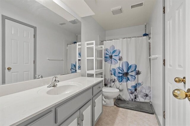 14105 W 115th St, Olathe, KS 66062 - full bathroom with vanity, toilet, and a shower with curtain